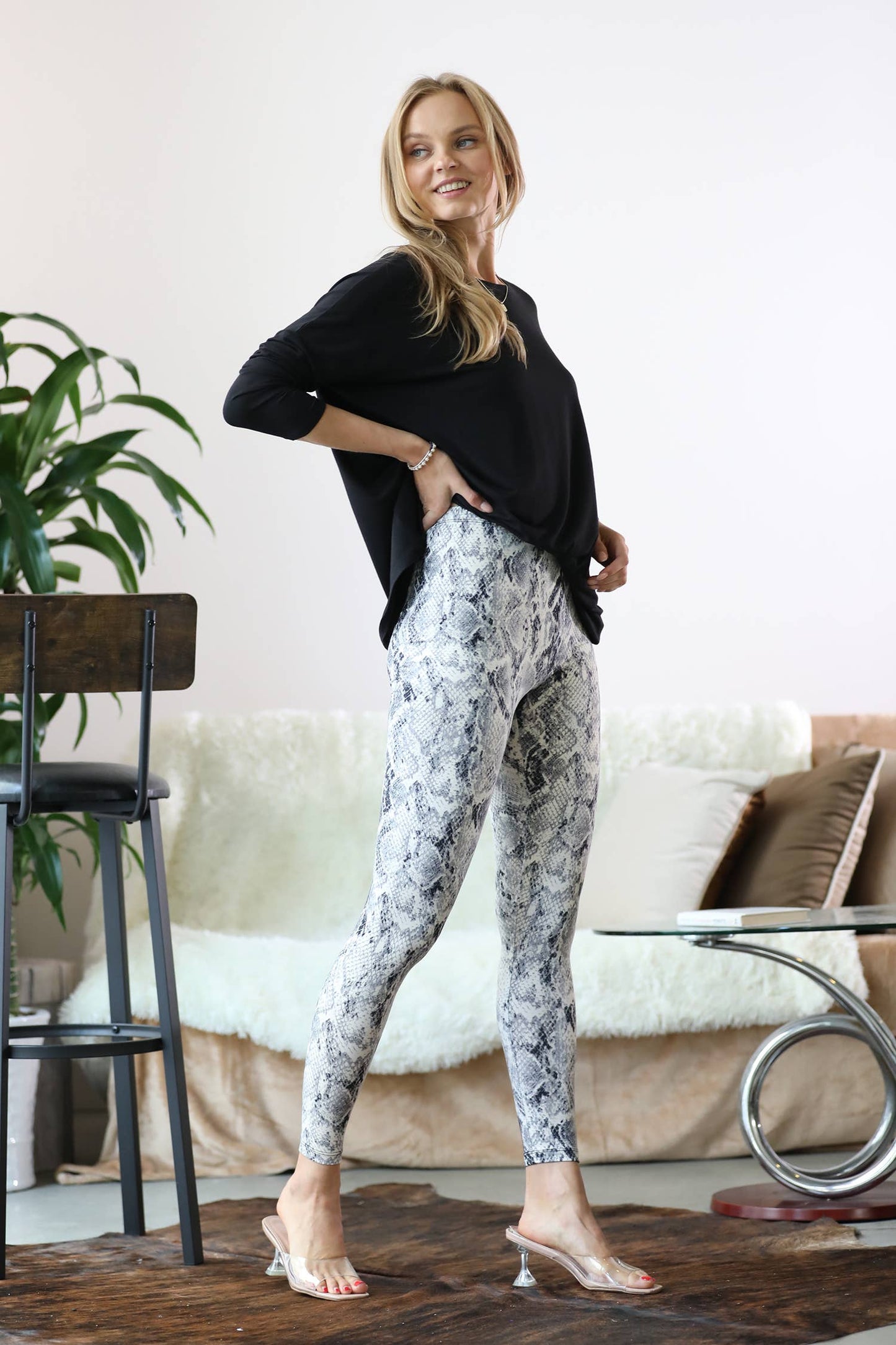 ..SI-19322 Brushed Microfiber Snakeskin Print Leggings